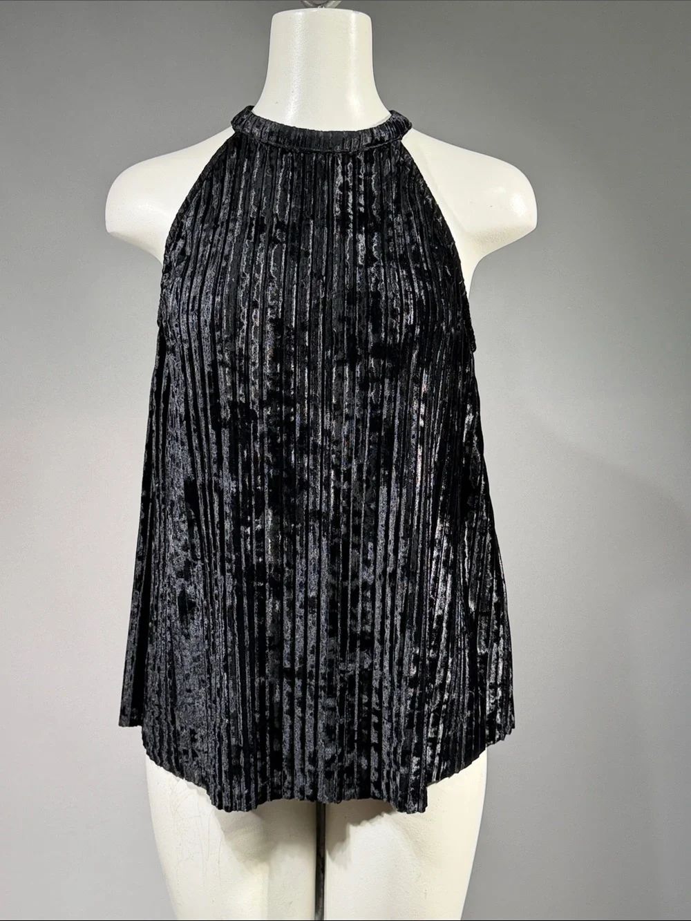 Black Velvet Pleated Halter Top (rack5)